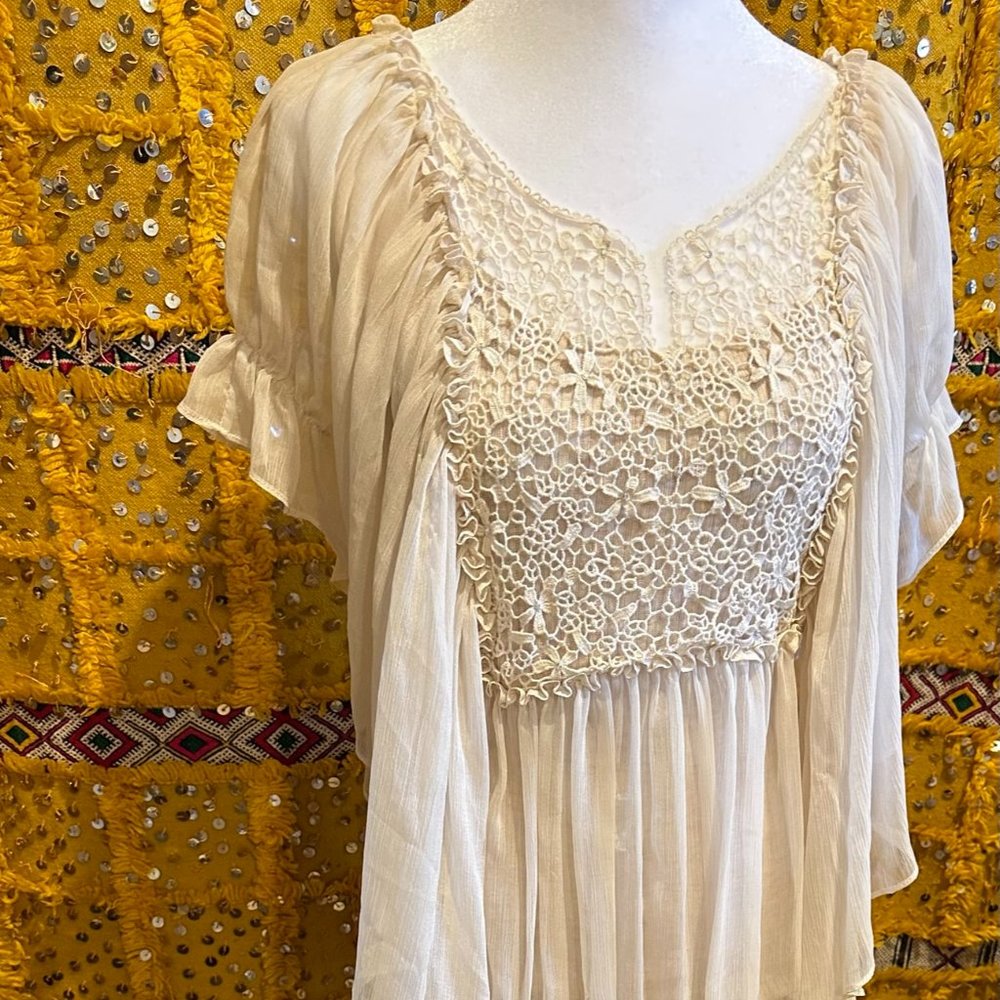 Katherine Size 6 Cream Sweater